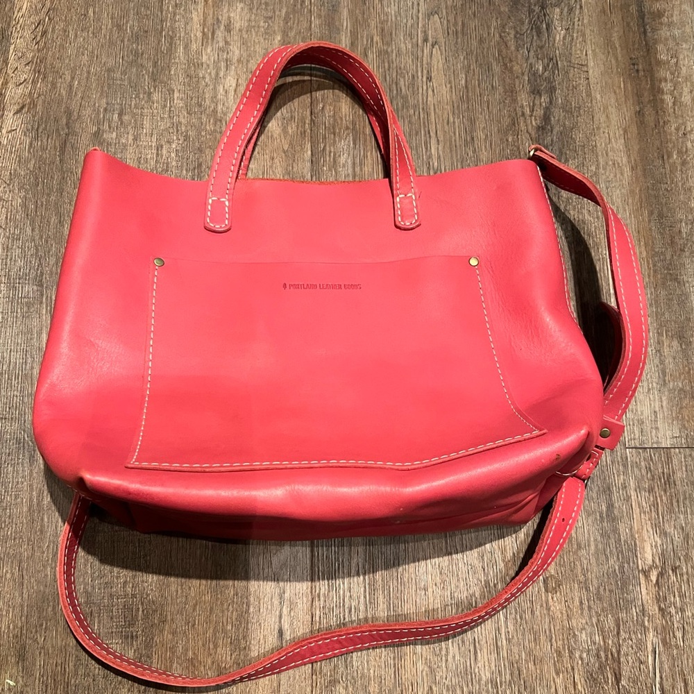 Portland Leather Goods Medium Crossbody Tulip - Like New - Rare Color